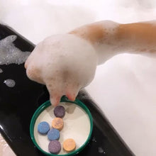 Load image into Gallery viewer, Crayola Color Bath Dropz 3.59 Ounce (60 Tablets)