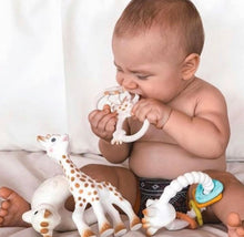 Load image into Gallery viewer, Sophie giraffe teether 0m+