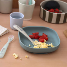 Load image into Gallery viewer, Beaba 2nd Age Silicone Spoons+ Carrying Case
