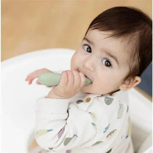 Load image into Gallery viewer, Ez pz Baby-Led Toothbrush 3m+
