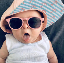 Load image into Gallery viewer, Chicco 😎♥️ Kids Sunglasses 5 Years +
