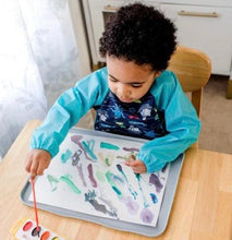 Load image into Gallery viewer, Green Sprouts Feeding bibs or coloring with long sleeves 2y - 4y
